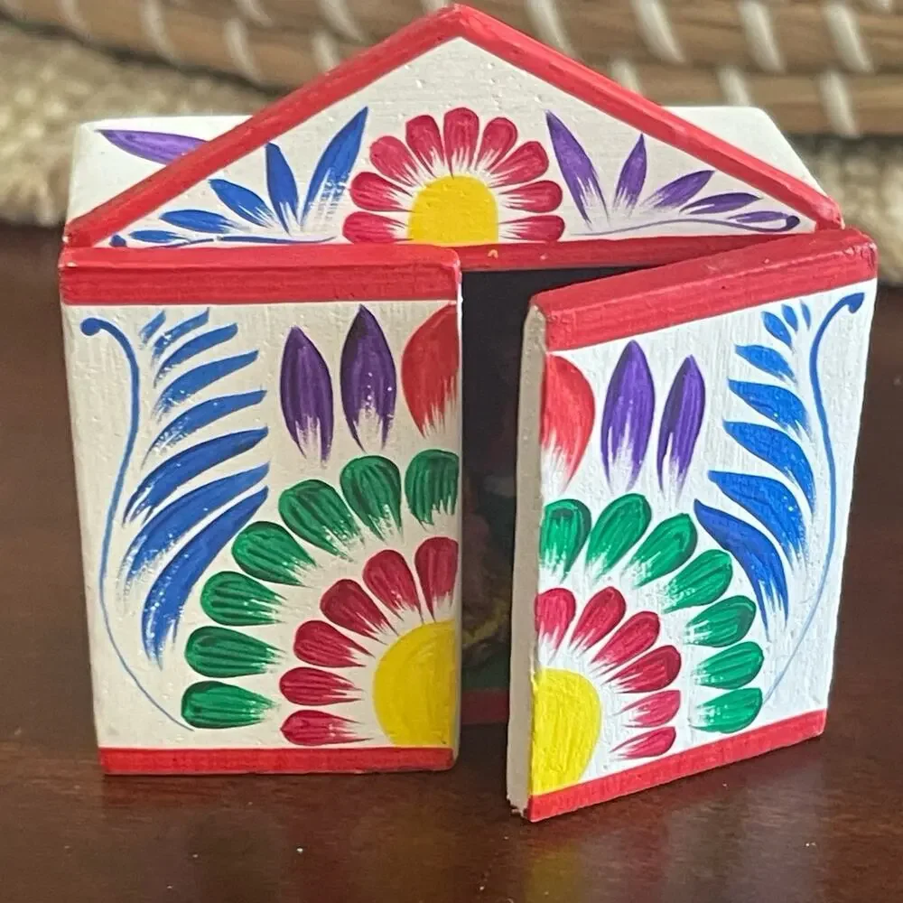 Vintage folk art nativity scene retalbo Peru